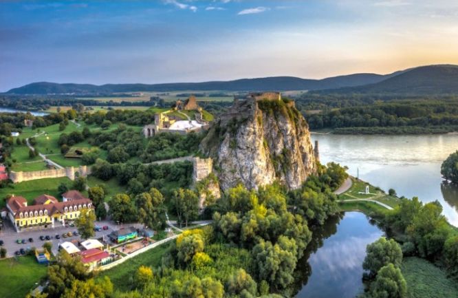 bratislava devin castle