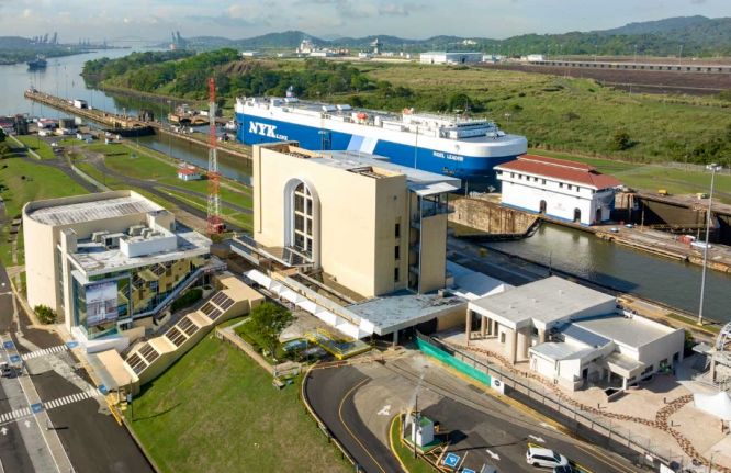 miraflores locks visitor center