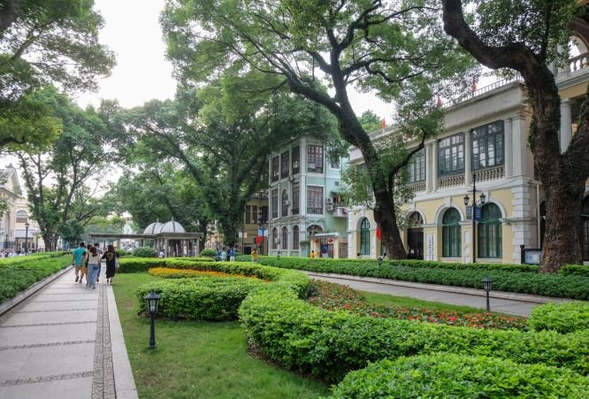 shamian island park