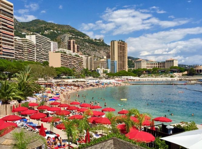 monte carlo larvotto beach